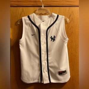 Boy’s Nike Sleeveless NY Baseball MLB Baseball White and Black Jersey.